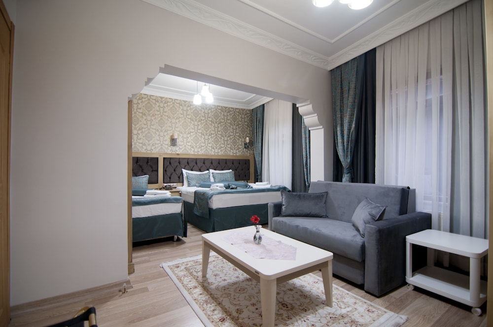 Blue Tuana Hotel 3