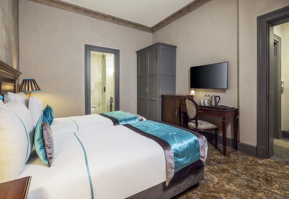 Palazzo Donizetti Istanbul, Tapestry Collection by Hilton 12