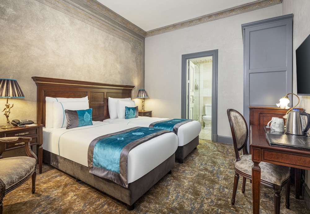 Palazzo Donizetti Istanbul, Tapestry Collection by Hilton 9
