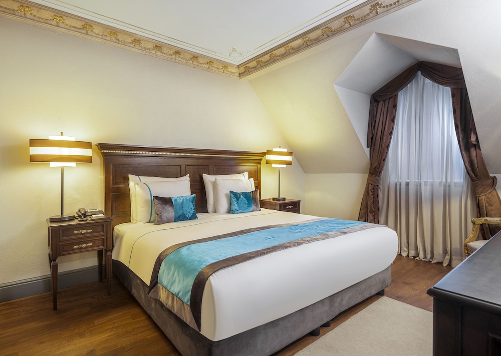 Palazzo Donizetti Istanbul, Tapestry Collection by Hilton 4