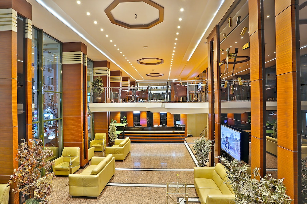 Grand Madrid Hotel 10