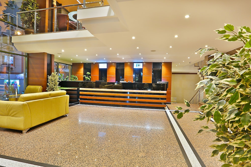 Grand Madrid Hotel 6