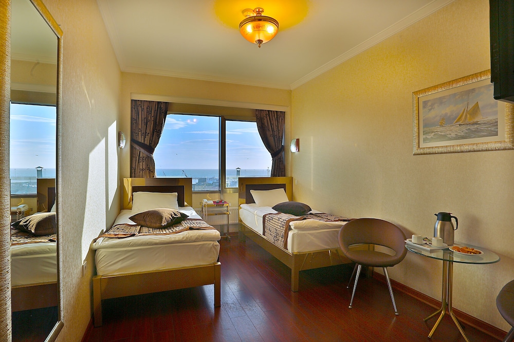Grand Madrid Hotel 21