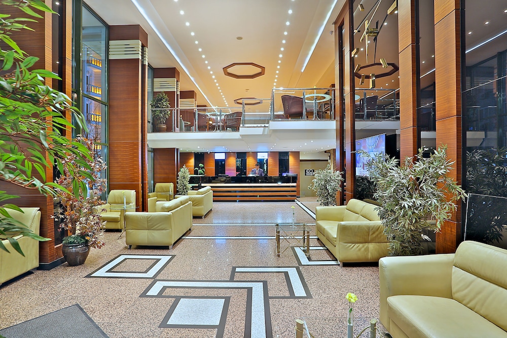 Grand Madrid Hotel 5