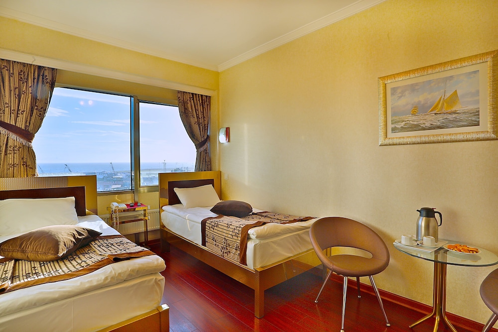 Grand Madrid Hotel 23