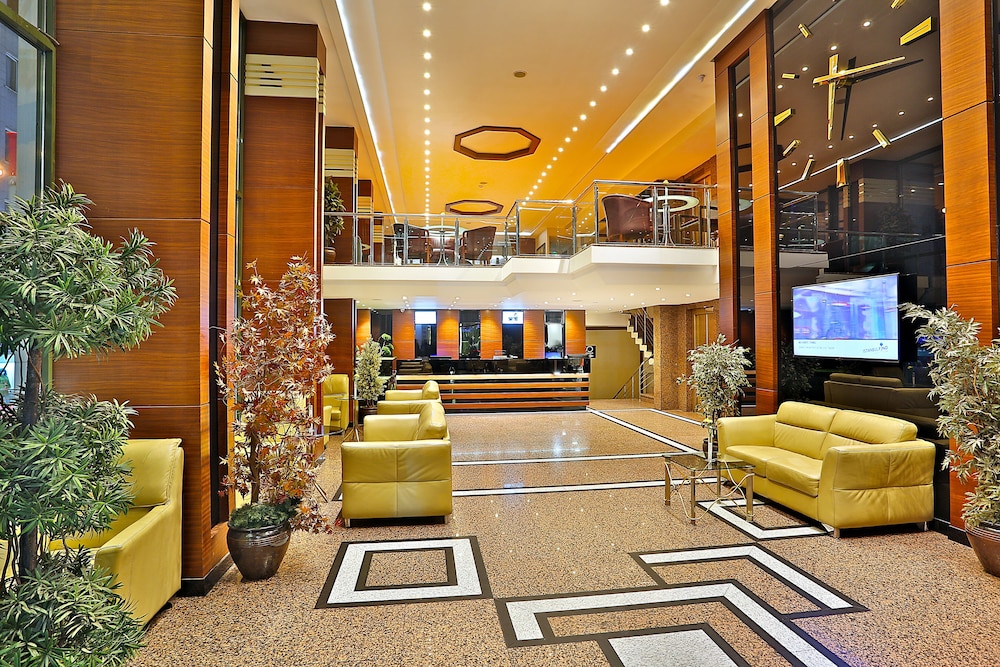 Grand Madrid Hotel 9