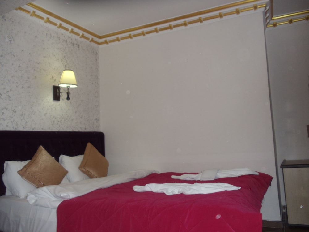 Ares Hotel 6