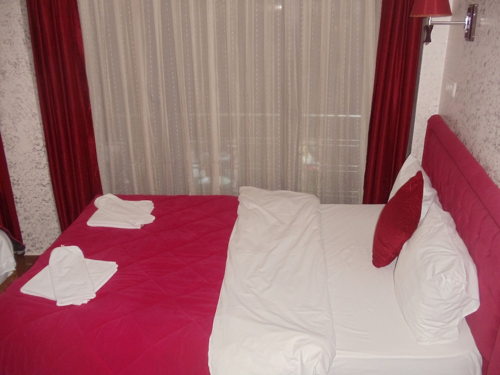 Ares Hotel 9