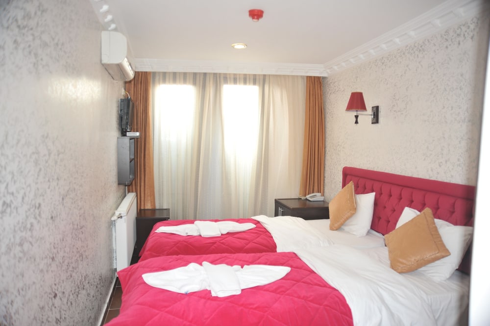 Ares Hotel 16