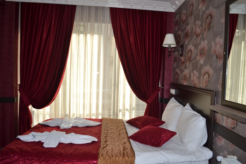 Ares Hotel 3