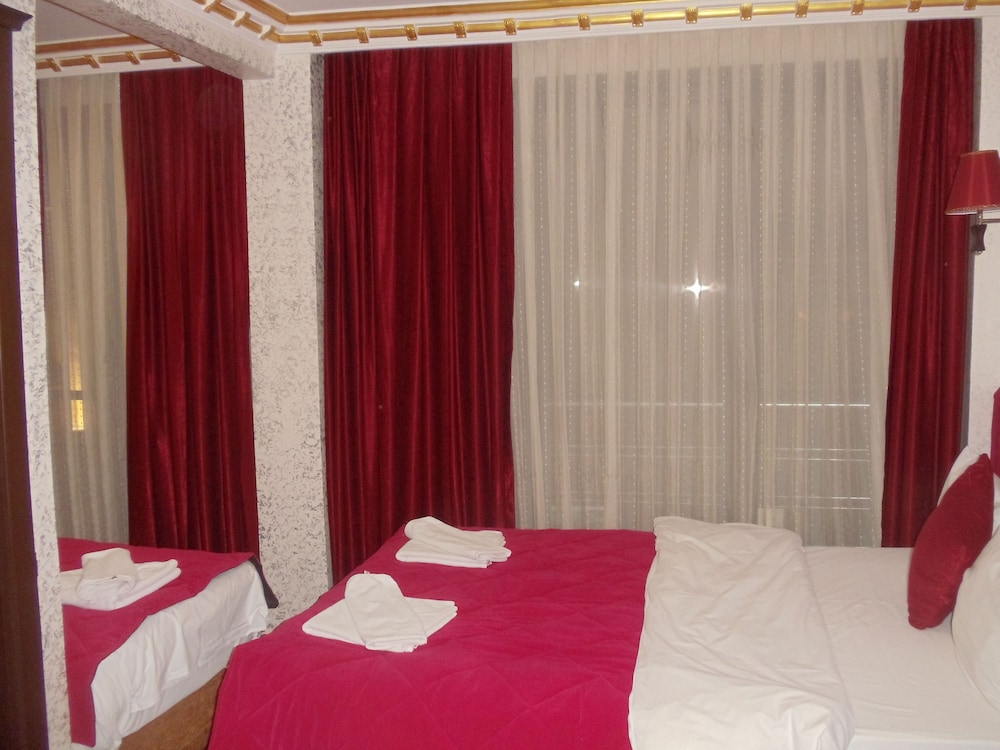 Ares Hotel 11