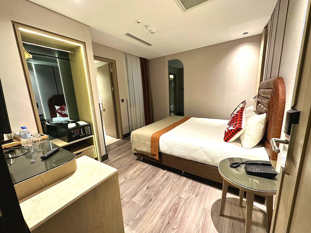 Edition Old City Boutique Hotel 5