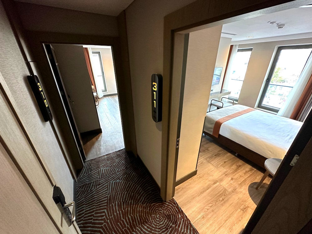 Edition Old City Boutique Hotel 20