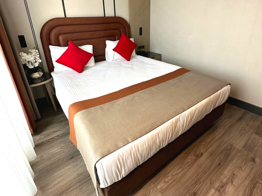 Edition Old City Boutique Hotel 12