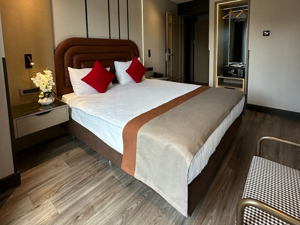 Edition Old City Boutique Hotel 7