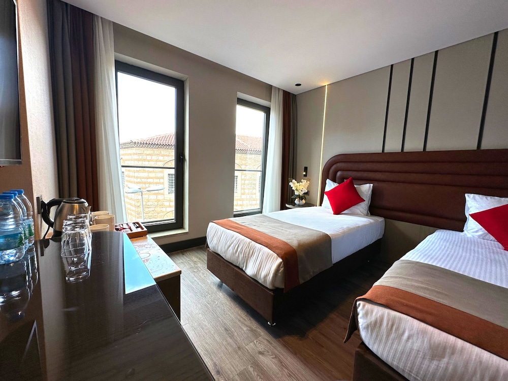 Edition Old City Boutique Hotel 16