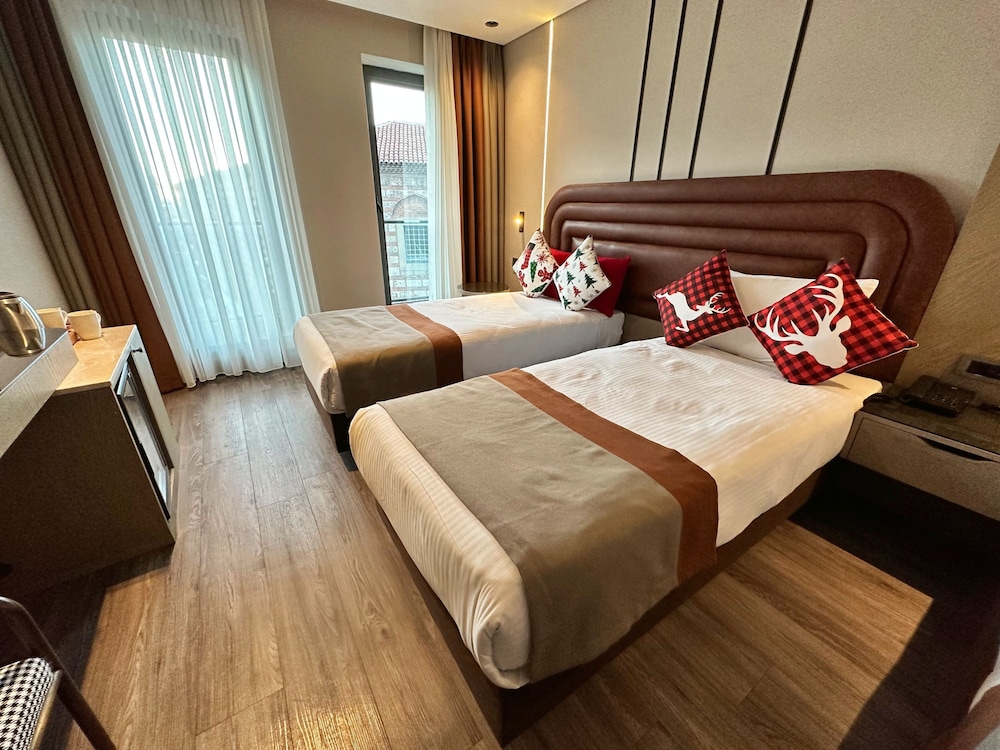 Edition Old City Boutique Hotel 9