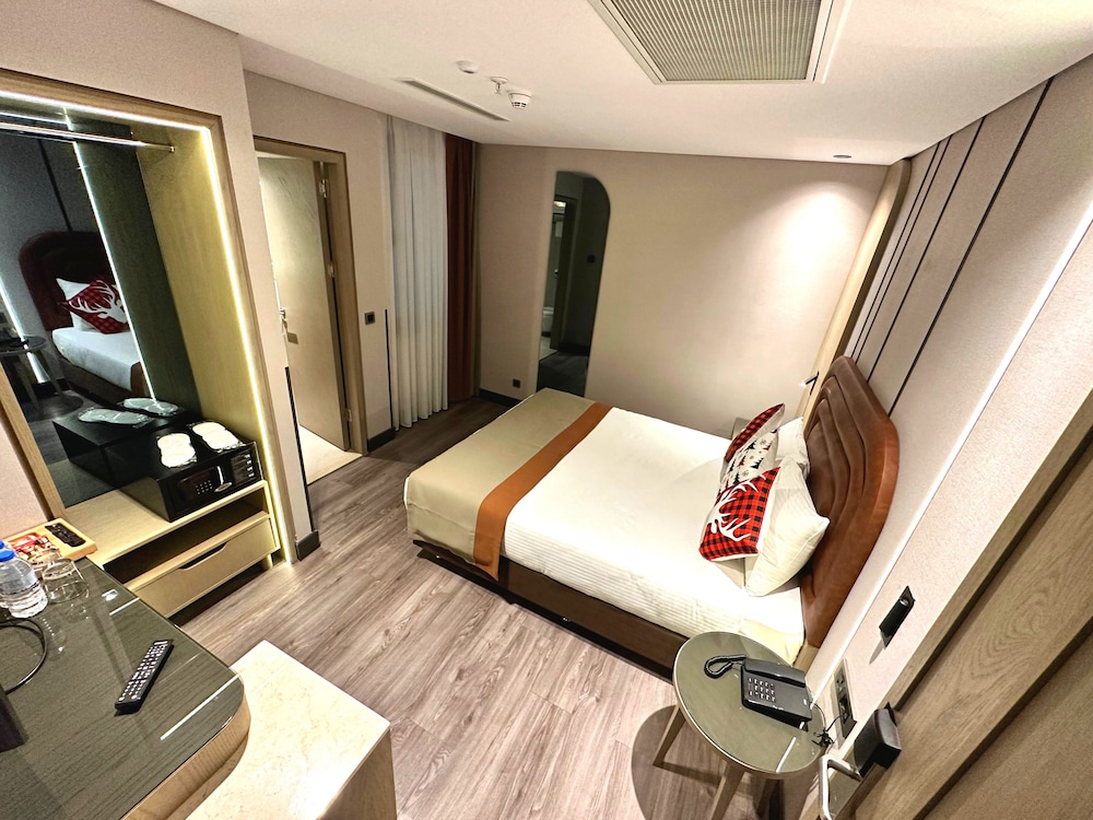 Edition Old City Boutique Hotel 3