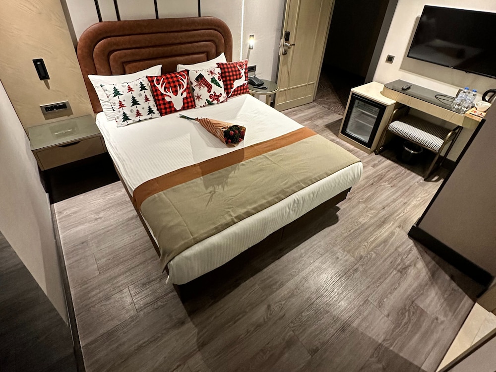 Edition Old City Boutique Hotel 4