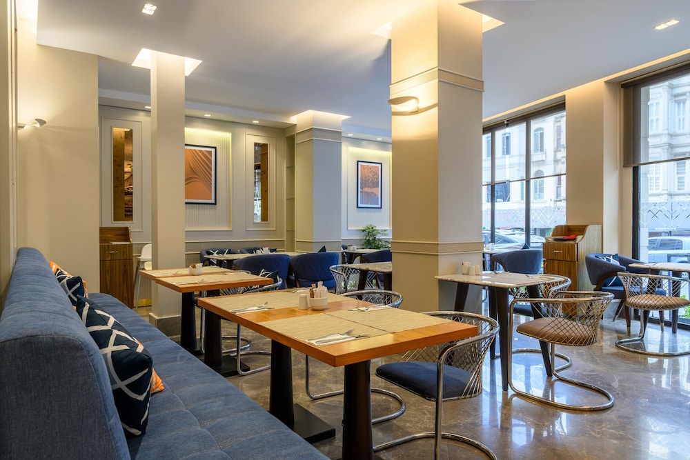 Four Points Flex by Sheraton Istanbul Taksim Square 21