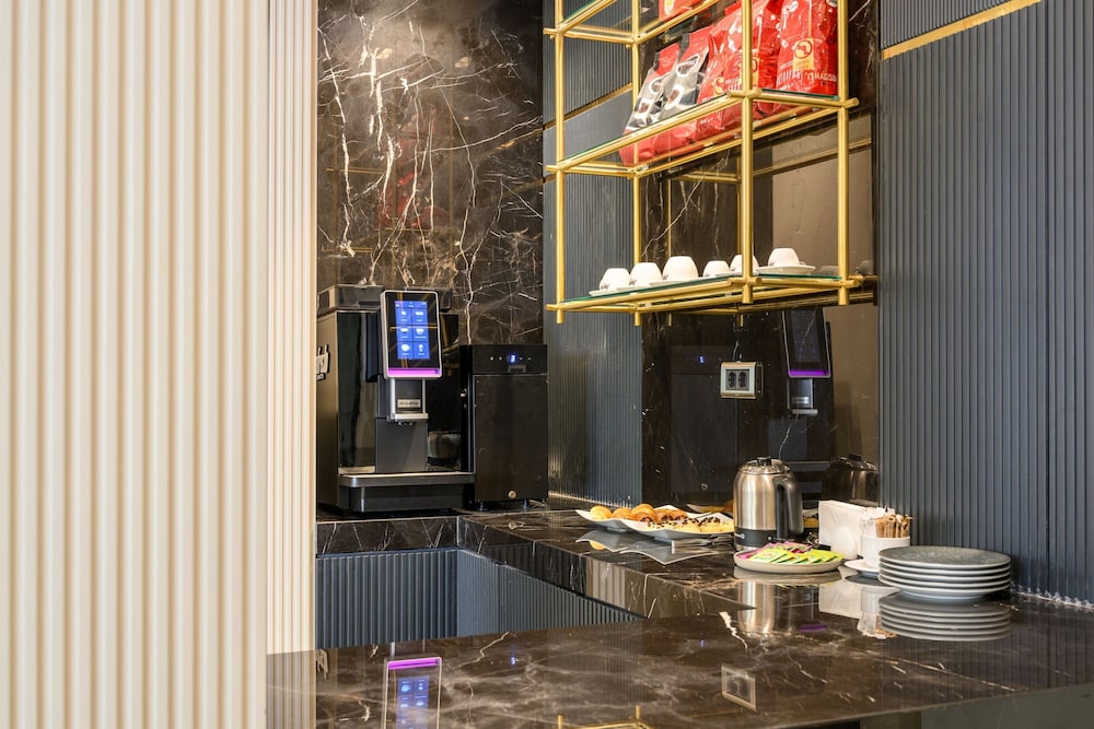 Four Points Flex by Sheraton Istanbul Taksim Square 22