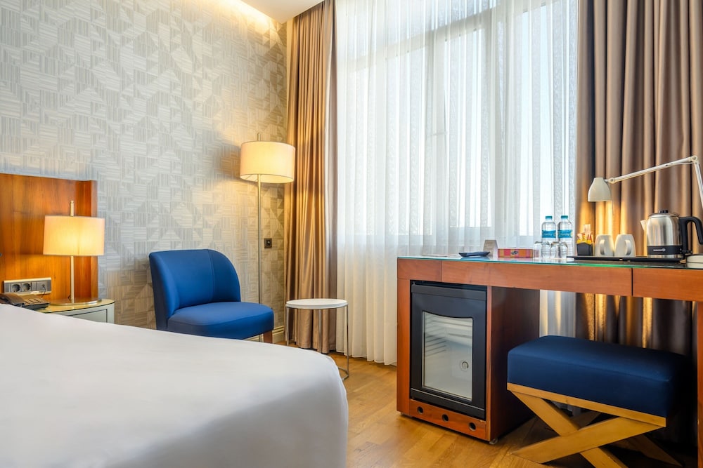 Four Points Flex by Sheraton Istanbul Taksim Square 3