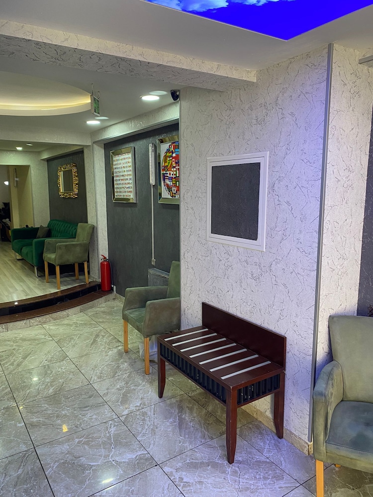 Abam Hotel 21