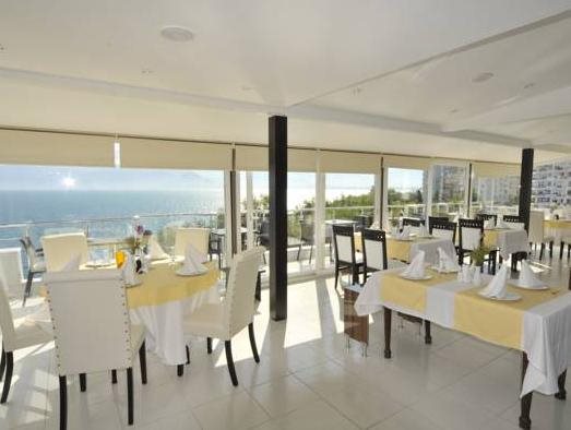 Lucky Monkey Hotel 10