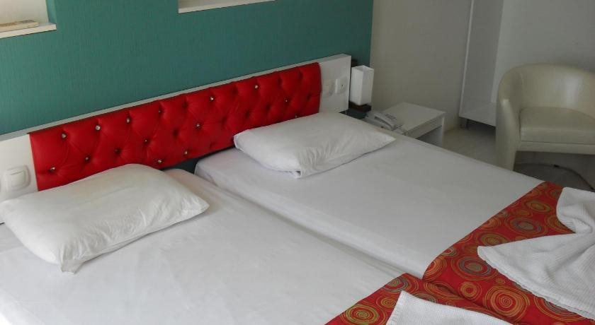 Lucky Monkey Hotel 13