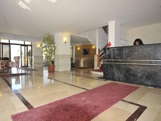 Lucky Monkey Hotel 6