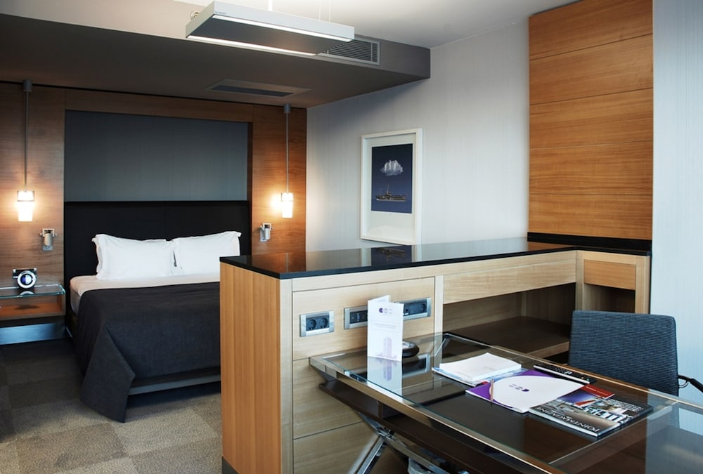 Point Hotel Barbaros 18