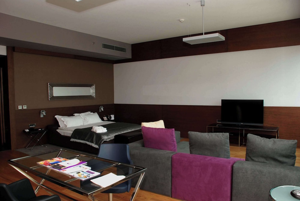 Point Hotel Barbaros 17