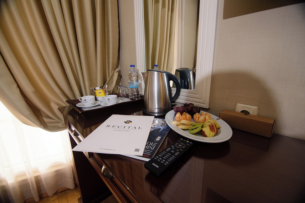 Recital Hotel 13