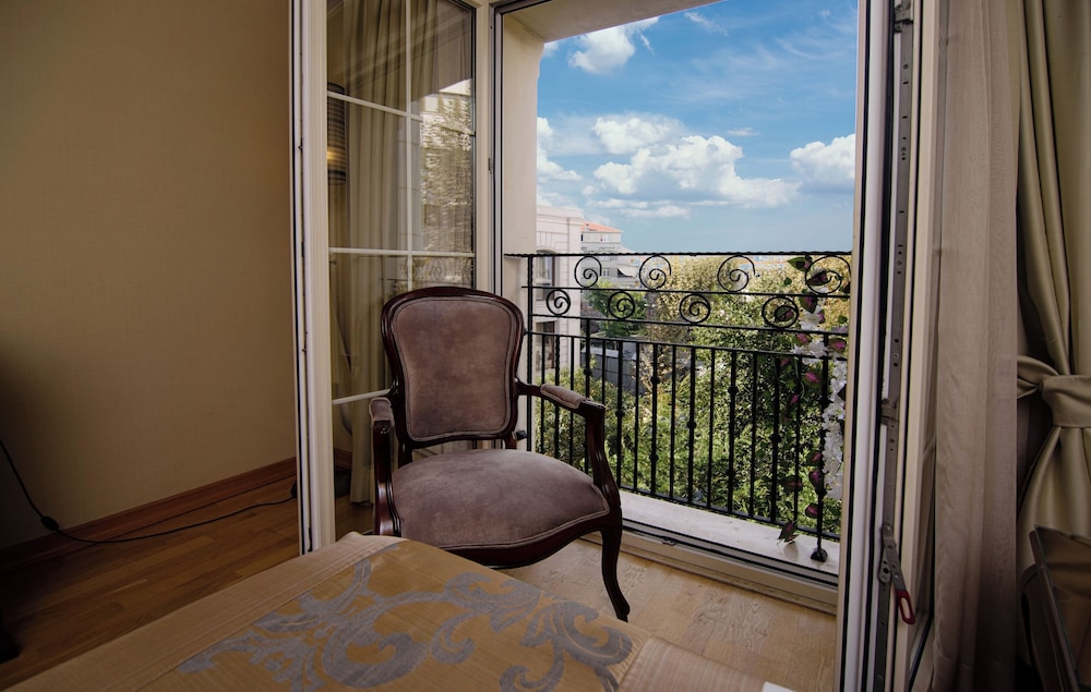 Recital Hotel 18