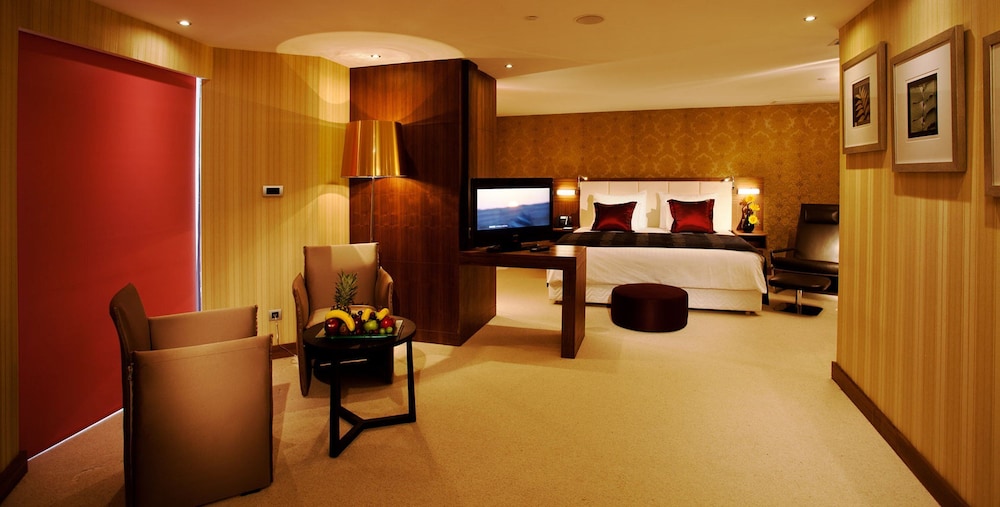 Crowne Plaza Harbiye 7