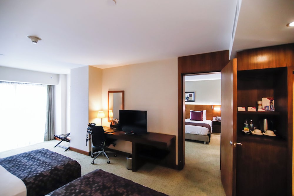 Crowne Plaza Harbiye 9