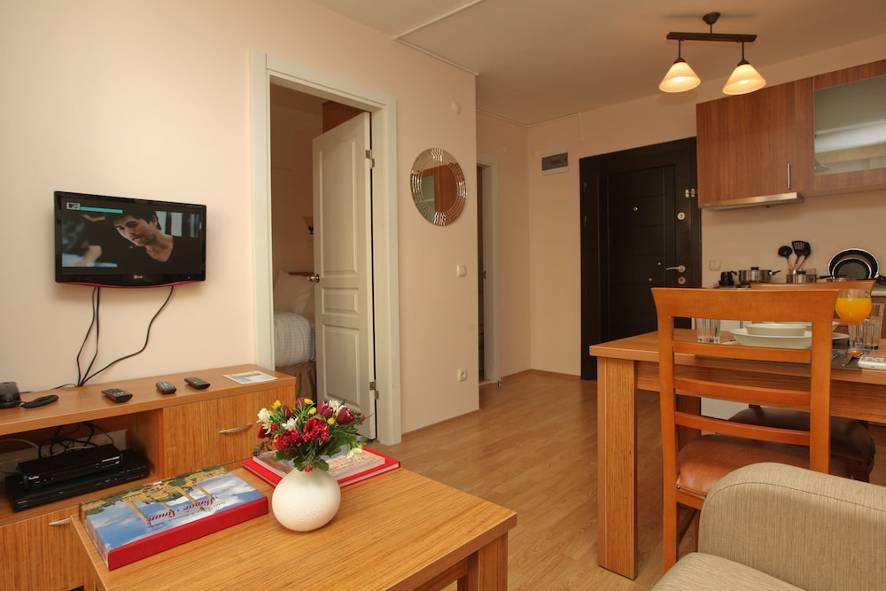 Three Apples Suites and Hotel 15