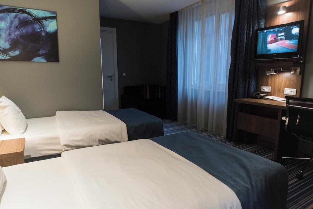 Holiday Inn Express Istanbul - Altunizade 12