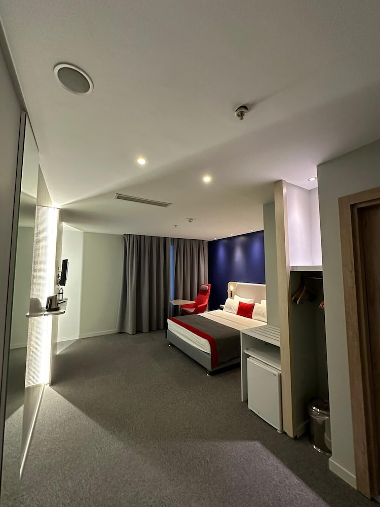 Holiday Inn Express Istanbul - Altunizade 16