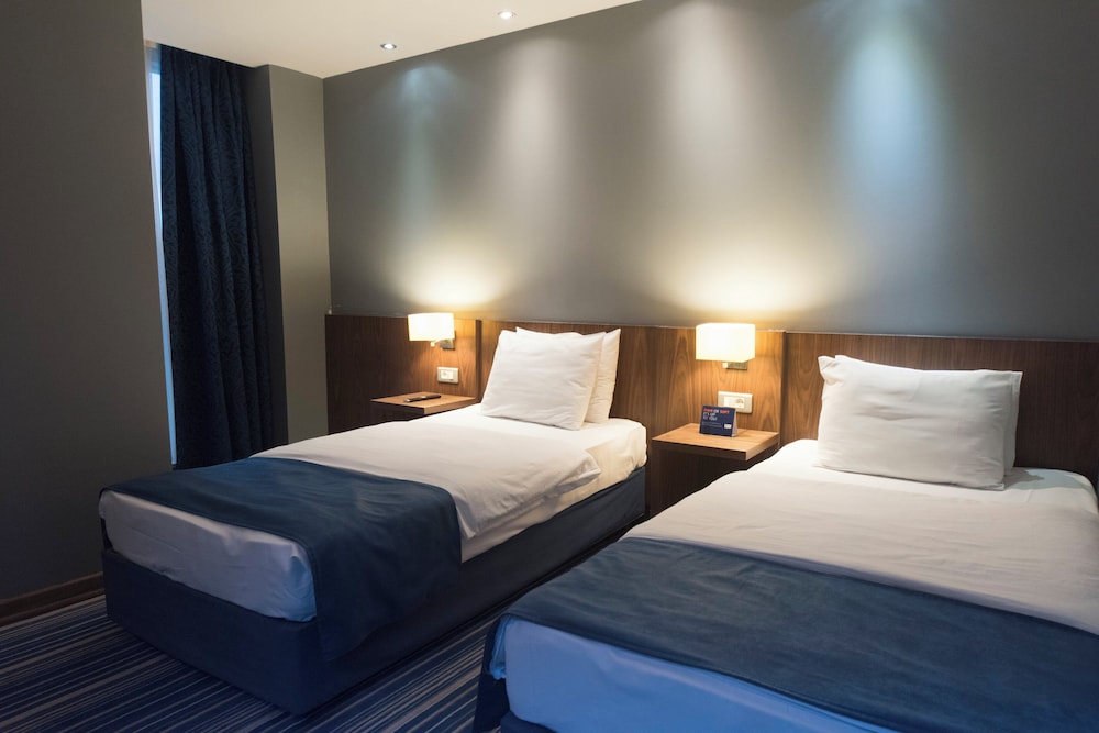 Holiday Inn Express Istanbul - Altunizade 8
