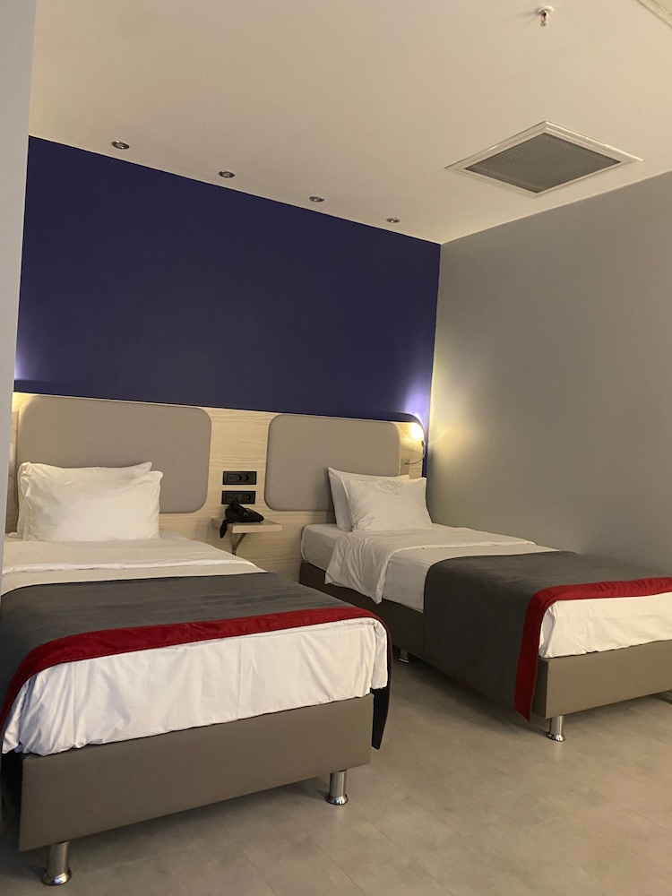 Holiday Inn Express Istanbul - Altunizade 15