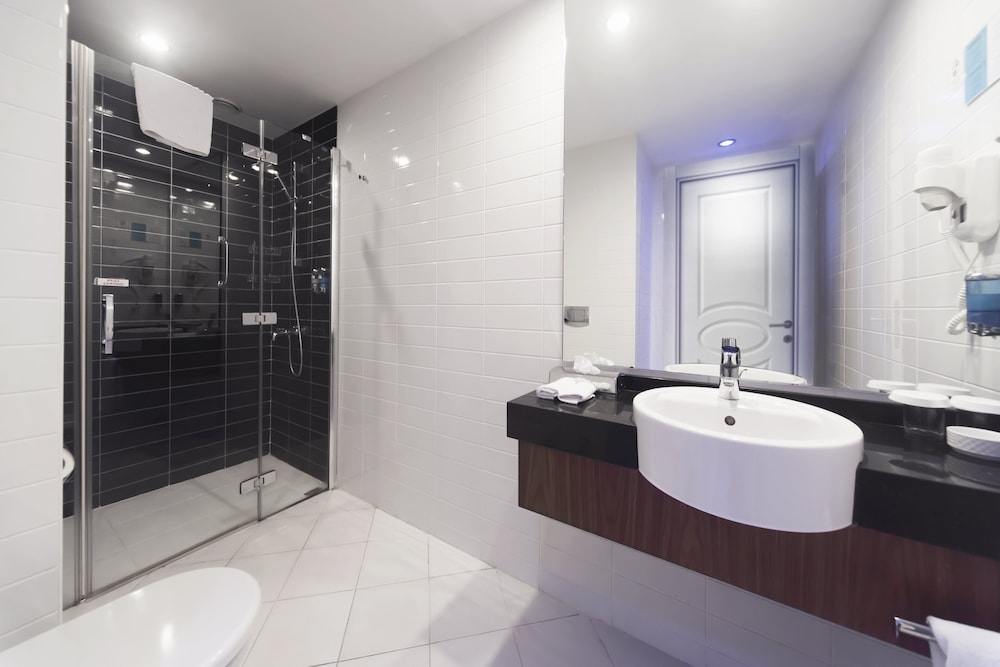 Holiday Inn Express Istanbul - Altunizade 18