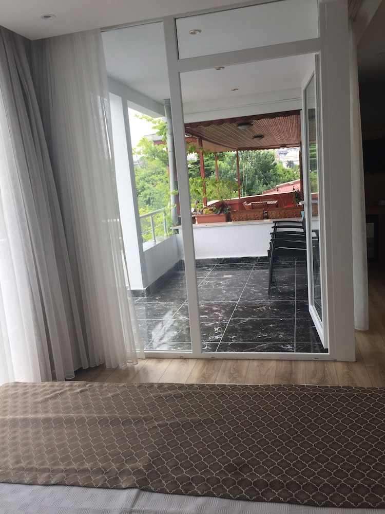 Aristocrat 5