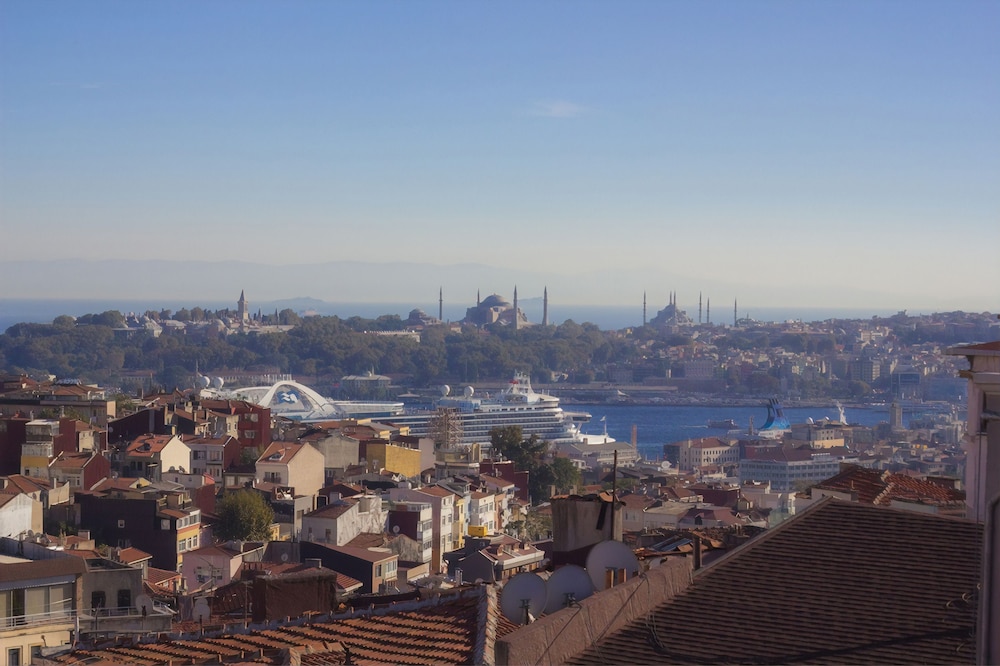 Taksim Prelude Hotel 9