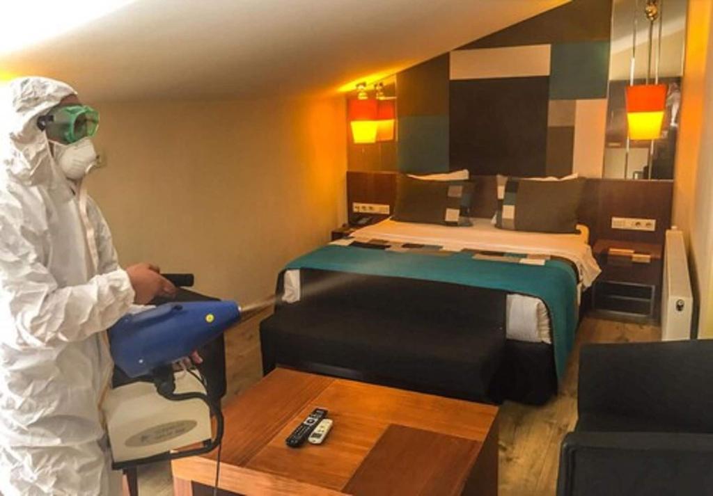 Collage Pera Hotel 24