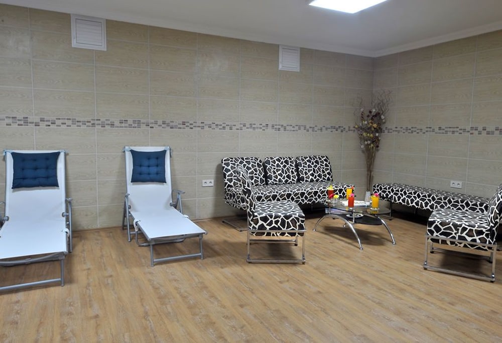Rhiss Hotel Bostanci 19