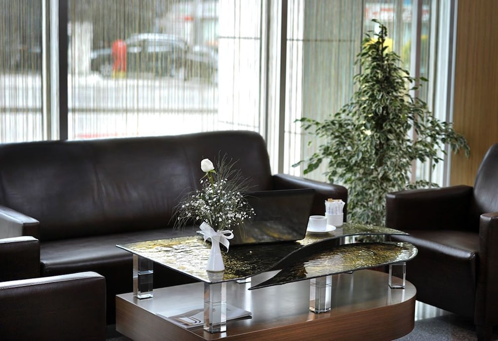 Rhiss Hotel Bostanci 5