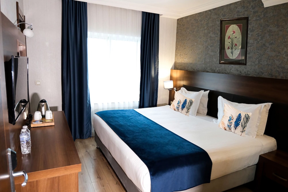 Rhiss Hotel Bostanci 7