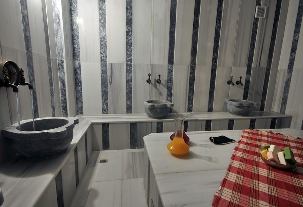 Rhiss Hotel Bostanci 16