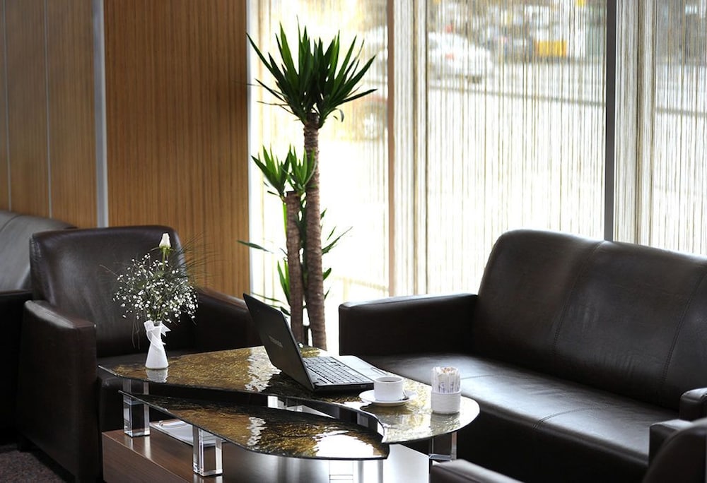 Rhiss Hotel Bostanci 3